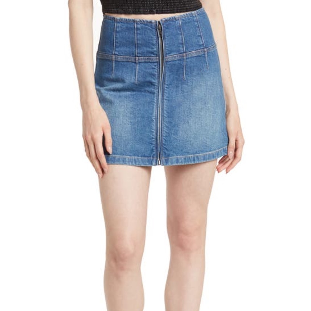ALICE AND OLIVIA Paxton High Rise Zip Front Denim Mini Skirt In Best Intentions